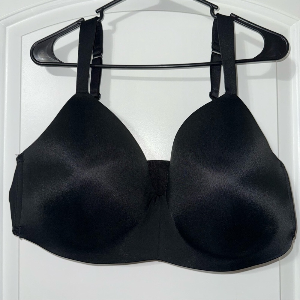 Cacique Lightly Lined T-Shirt No Wire Black Bra Women’s Size 44DDD